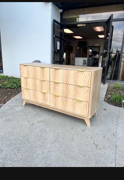 Brand New Brown 6 Drawer Dresser