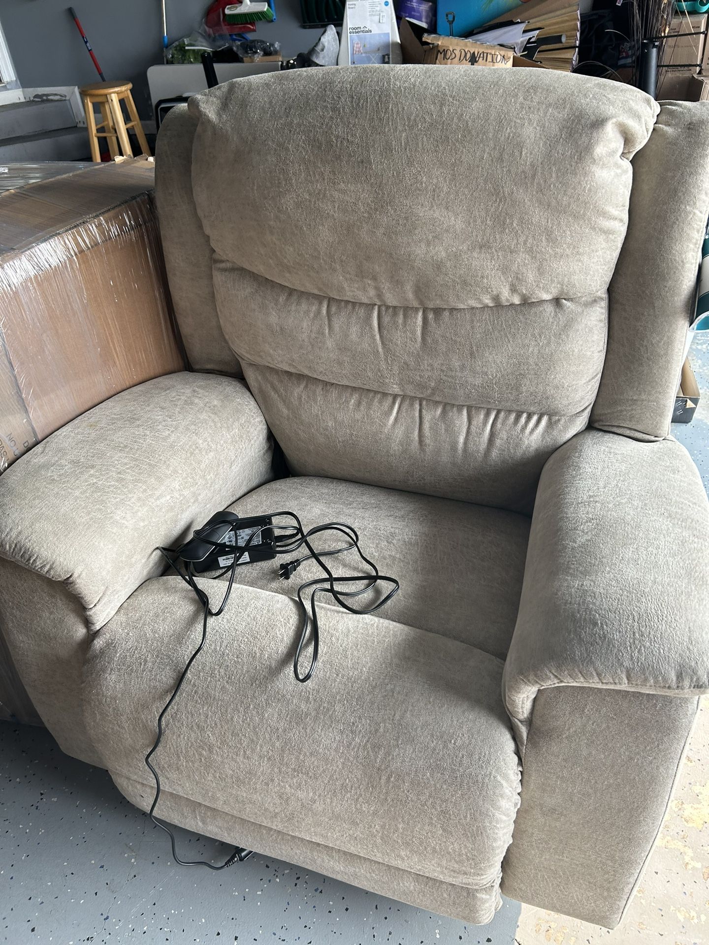 Lazy Boy Power Recliner