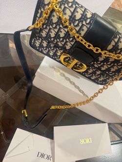 Dior bag include receipt