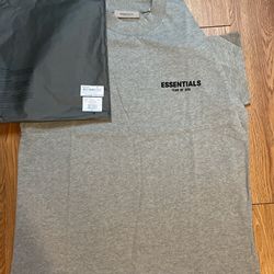 Essentials Tshirt