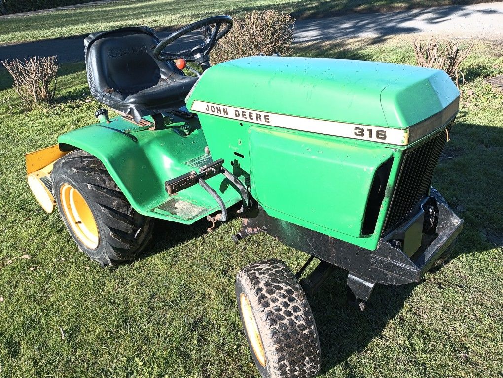 John Deere 316 Tractor