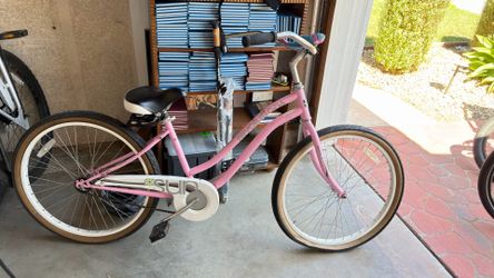 BEACH CRUISER by Revolutions.