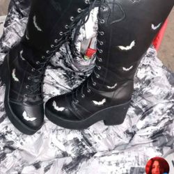 Women TALL BLACK BOOTS hot Topic
