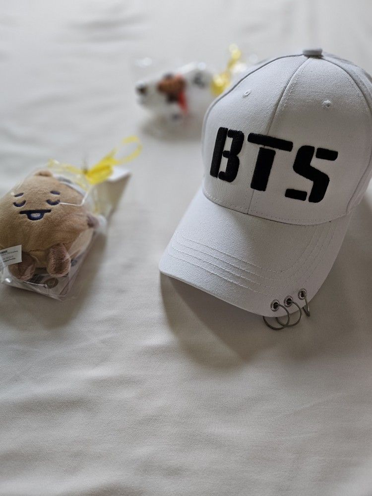 BTS CAP W/ 3 RINGS