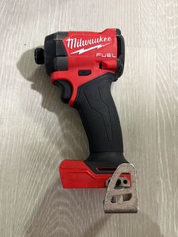 Milwaukee m18 impact drill