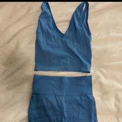 Blue ribbed crop top and shorts set Size M
