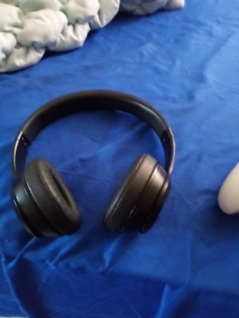 Beats Solo Wireless Headphones