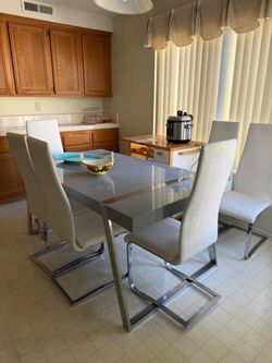 Dinning table set with 6 chairs