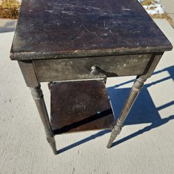 vintage side table
with drawer
14x14x29H"
down legs are wobble
$10