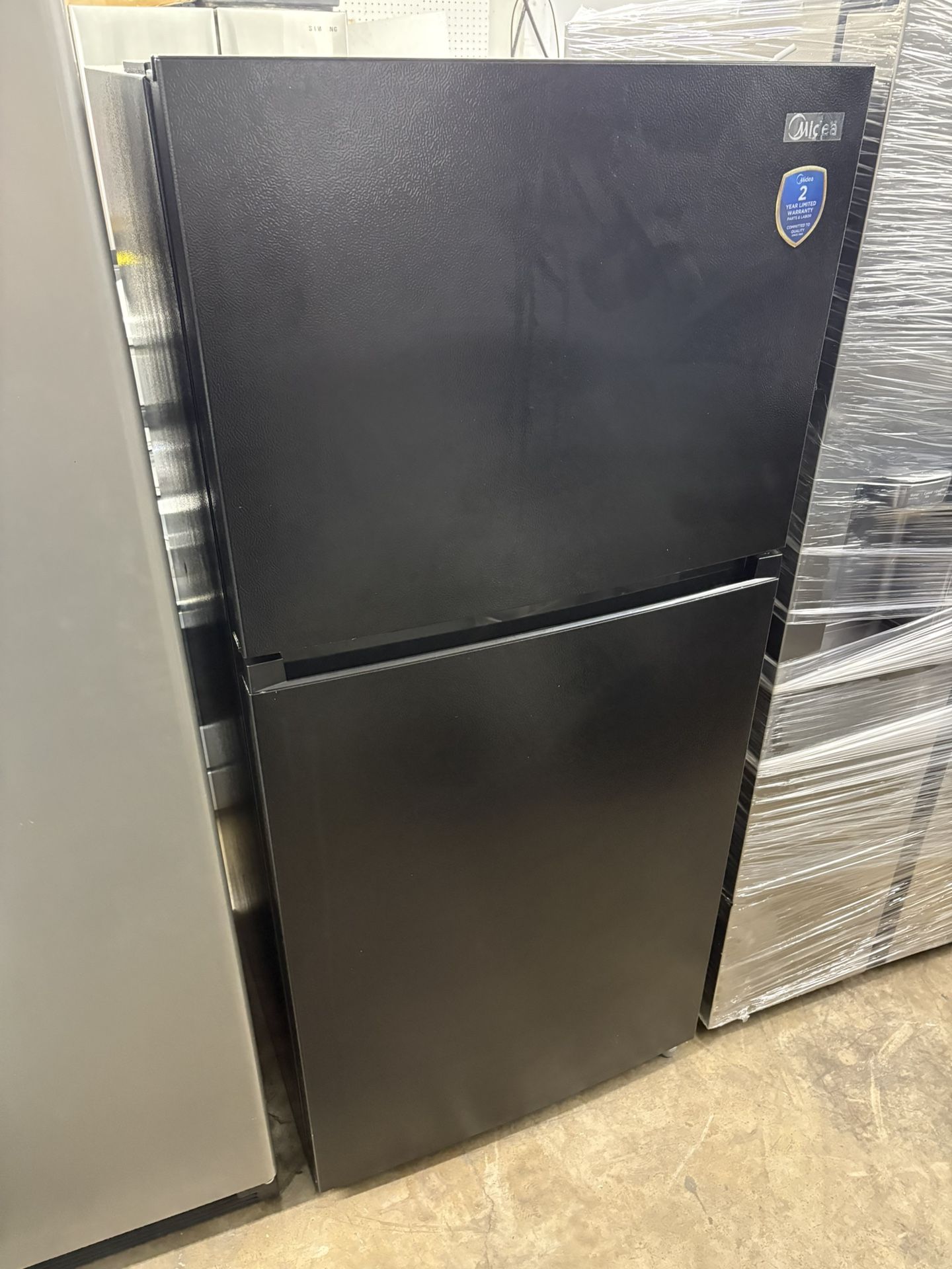 NEW Midea refrigerator Top Freezer “black”