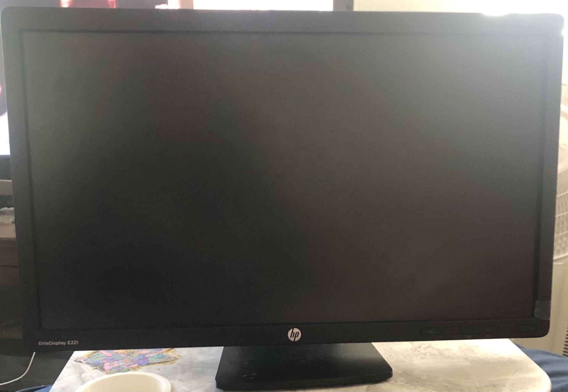 Computer Monitor  HP EliteDisplay E221 