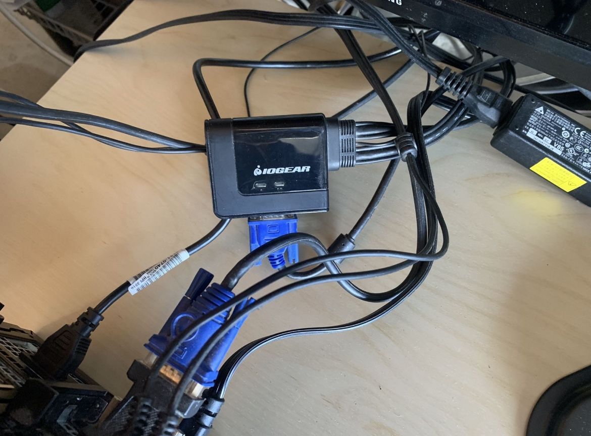 IOgear kmv Switch For Dual Computer Monitor