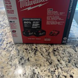 Milwaukee 6.0 2 Battery Pack With Charger NeW