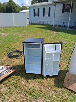 Mini fridge