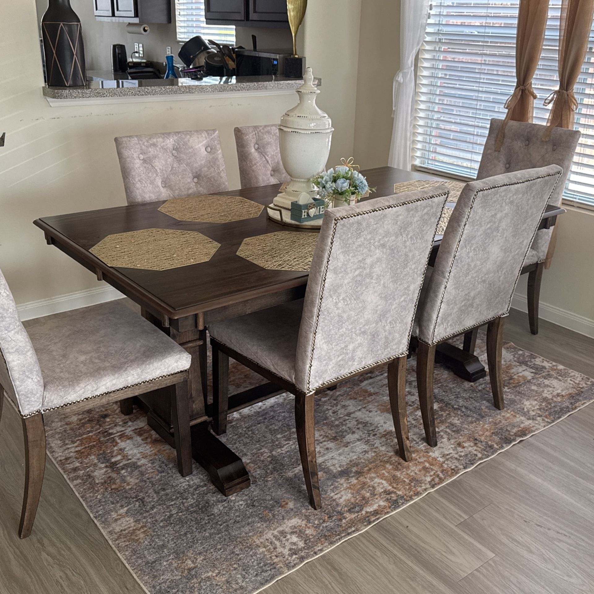 Dining Room Table 
