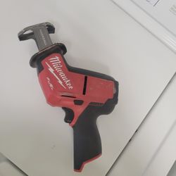 Milwaukee M12 Saw