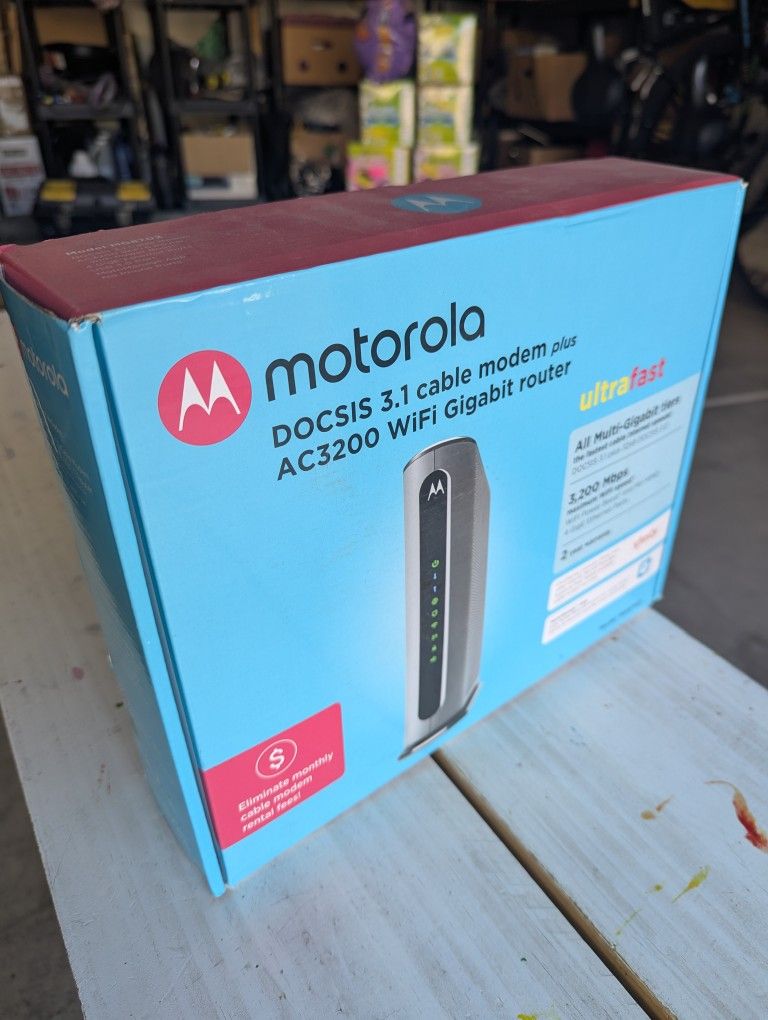 Motorola DOCSIS 3.1 Cable Modem & Router MG8702