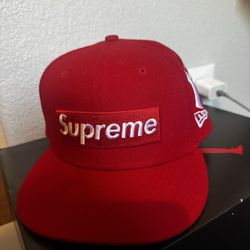 Supreme Hat 