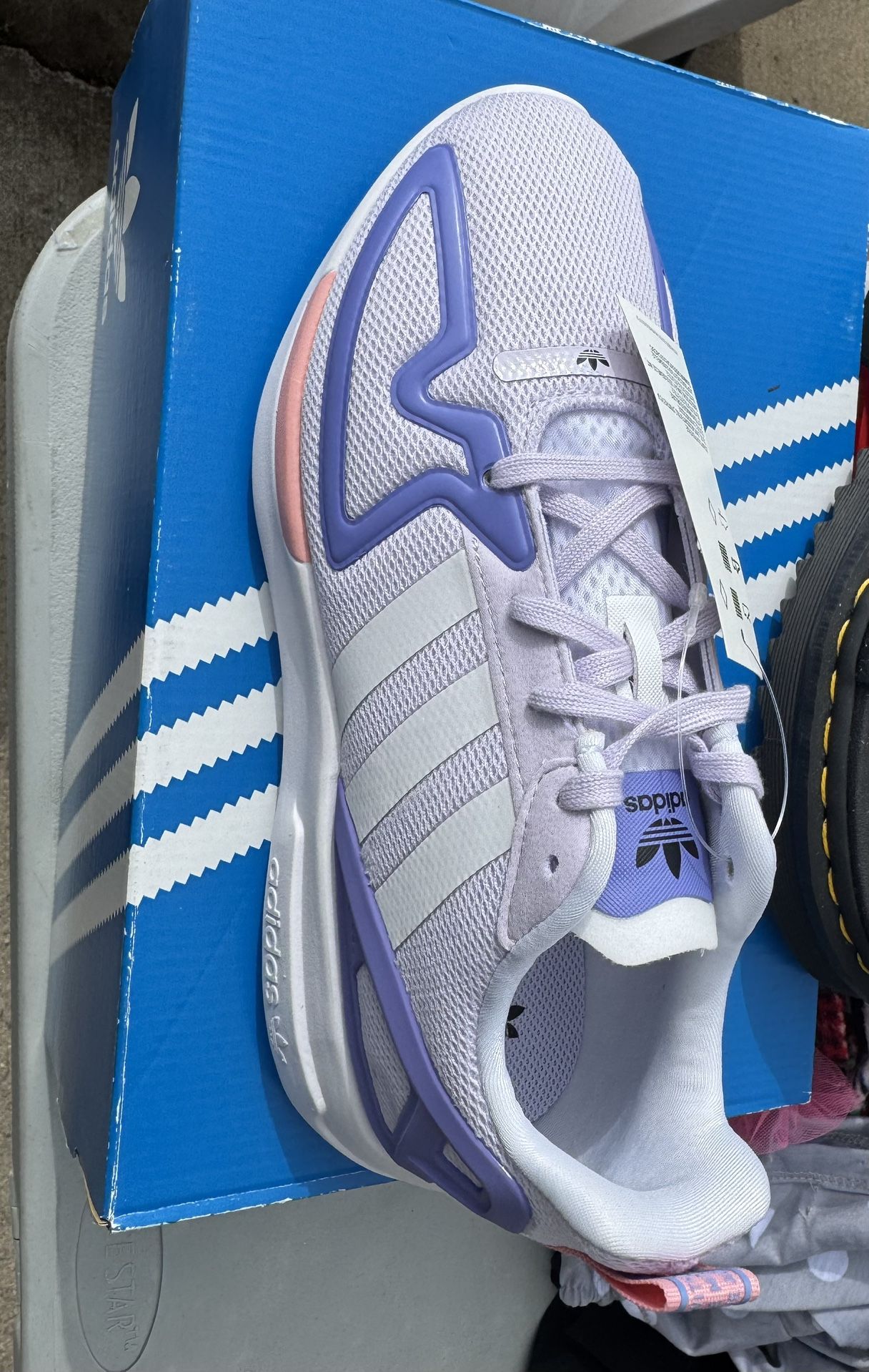 Adidas Sneakers