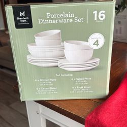 Dinnerware Set