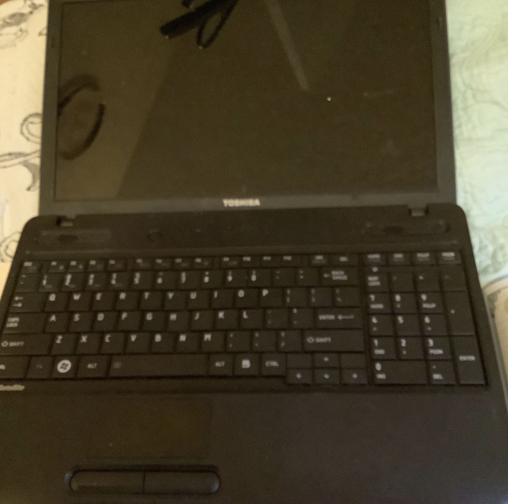 Toshiba Laptop (read Desc)