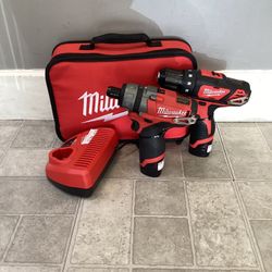 Milwaukee 12volt Drill/Driver Combo With 2 Batt. And Charger 