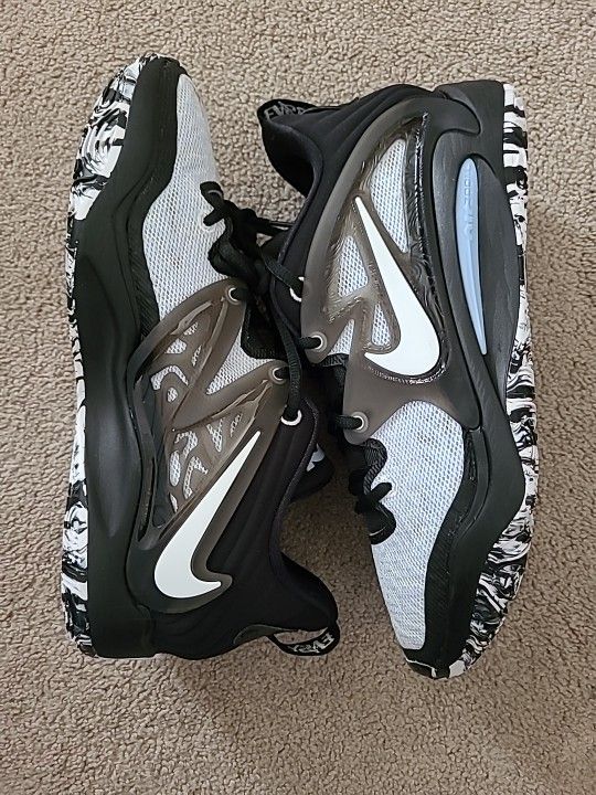 Nike Kd 15 "Black" Size 10 & 9.5