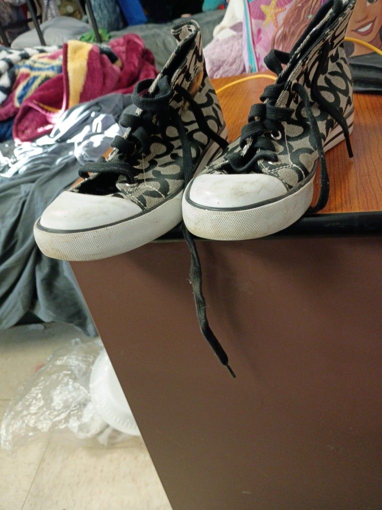 Coach Size 712