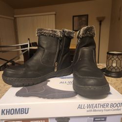 Women's Snow Boots (Size 9)