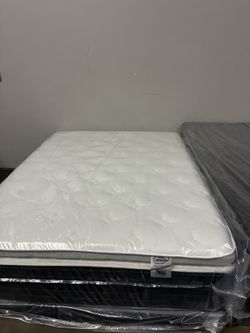 Queen pillow top mattress