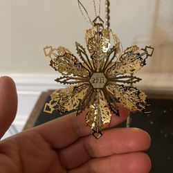 2011 Holly Snowflake Danbury Mint Christmas Ornament 23K Gold Plated