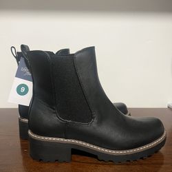 Universal Thread Black Chelsea Lug Ankle Boot 