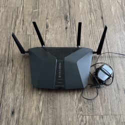 NIGHTHAWK AX6 AX5200 6-Stream WiFi Router