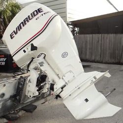 2012 BRP Evinrude 200 HP ETEC E-TEC 2-Stroke 25" Outboard Motor
