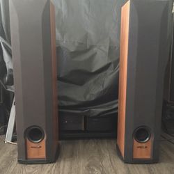 Polk Audio R30 Floor Standing Speaker Excellent Condition! 