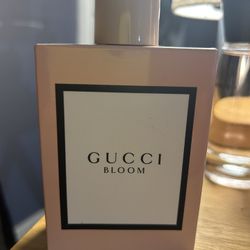 Gucci Bloom Perfume 