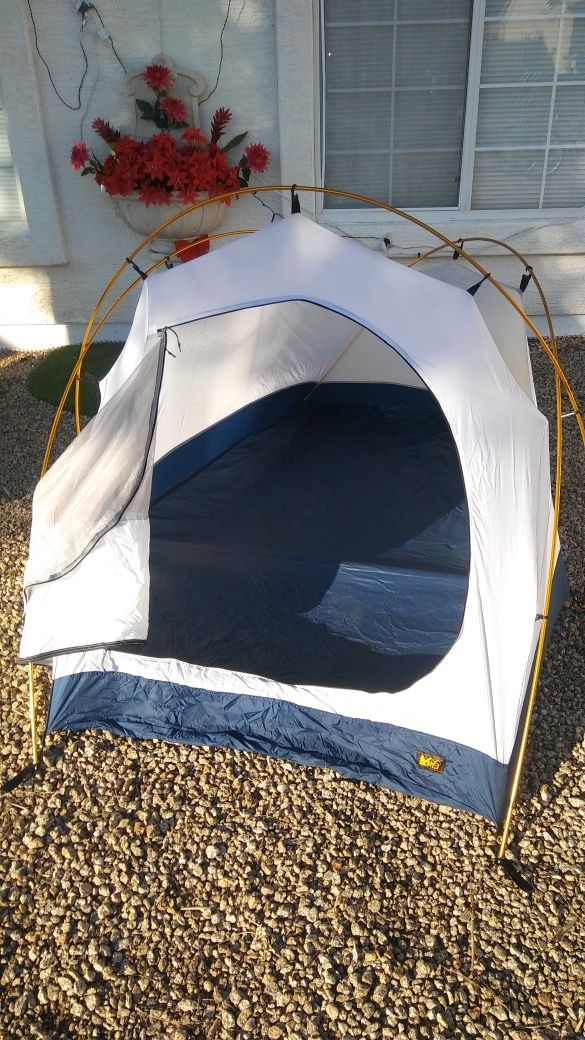 REI Camping 2-Person Clipper Tent