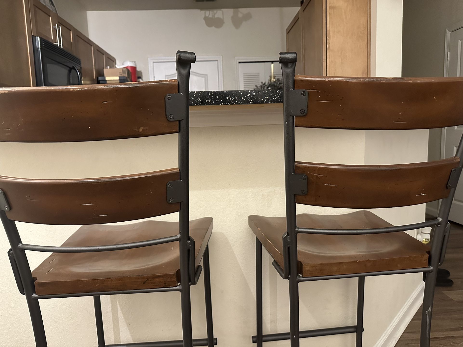 2 Barstools