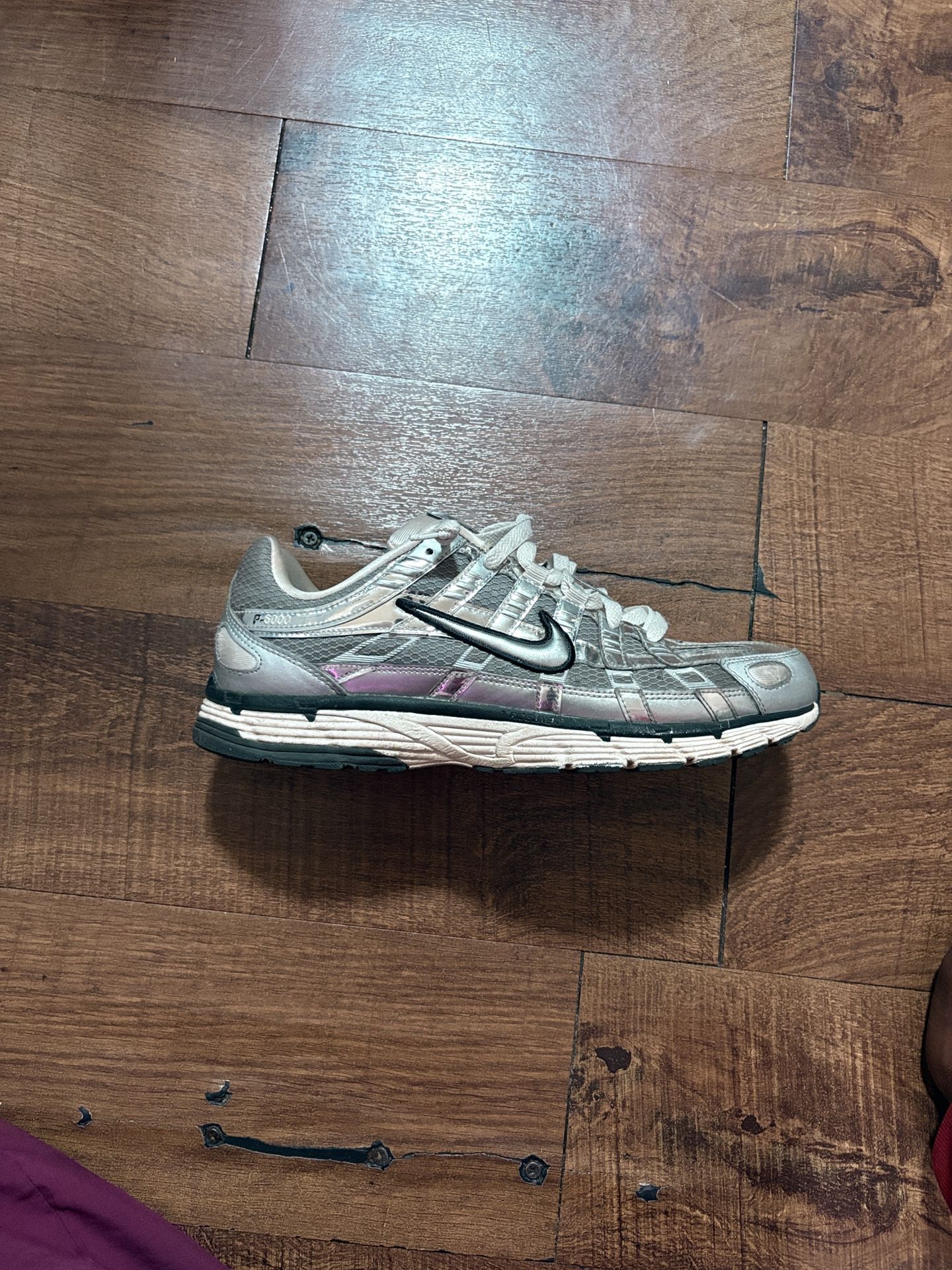 Nike P-6000 Metallic Size 10.5