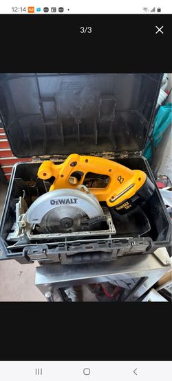Dewalt  circular saw  perfect  condicion 65.00