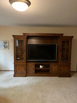 Entertainment center