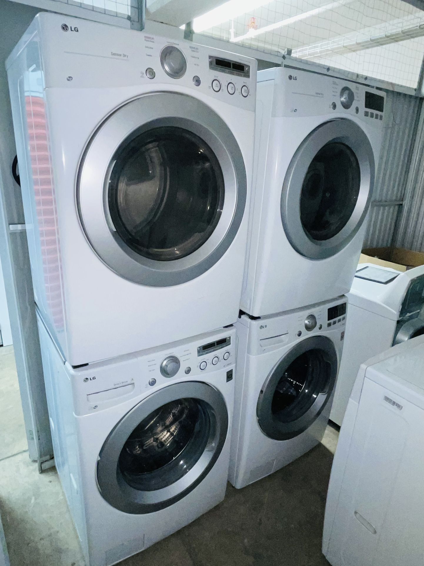 LG washer and gas dryer in very good condition a receipt for 90 days warranty