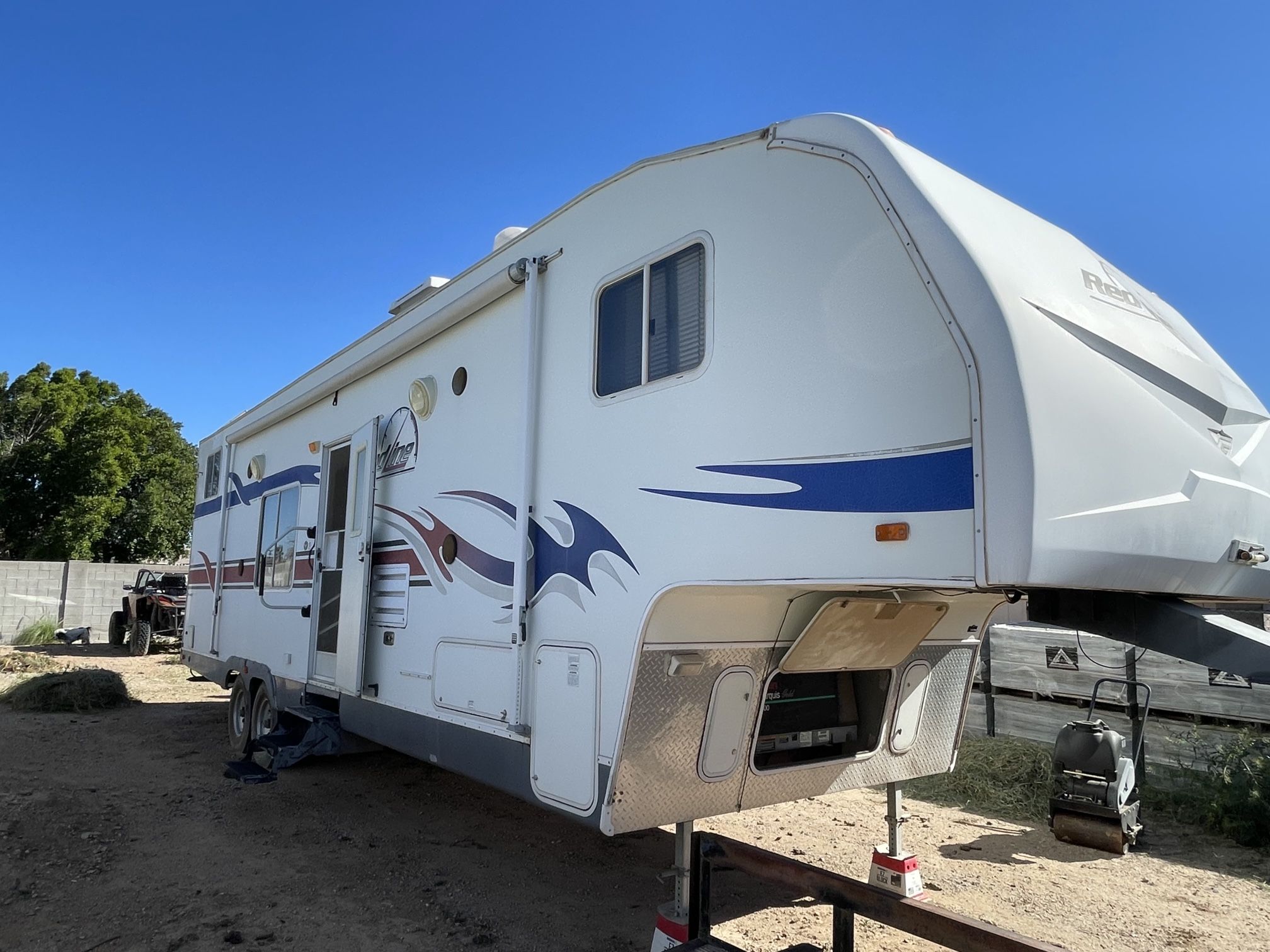 2007 Fleetwood Redline 335FS for Sale in Glendale, AZ - OfferUp