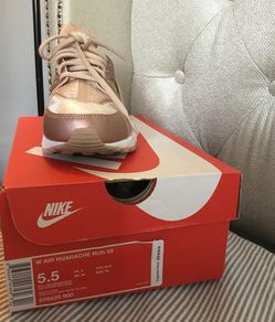 Huarache run se in gold woman’s 5.5