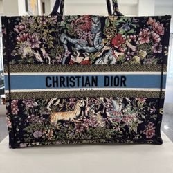 CHRISTIAN DIOR D Constellation Embroidery Book Tote-Large