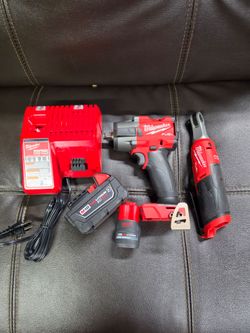 Milwaukee M18 FUEL Mid Torque 1/2 in. Impact Wrench w/ M12 FUEL 3/8 in. Ratchet & Battery/Charger Combo Kit