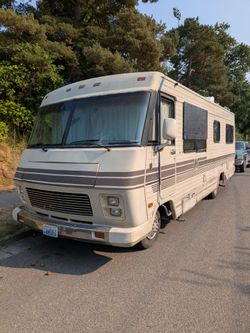 1986 Winnebago Chieftain - 27' Motorhome