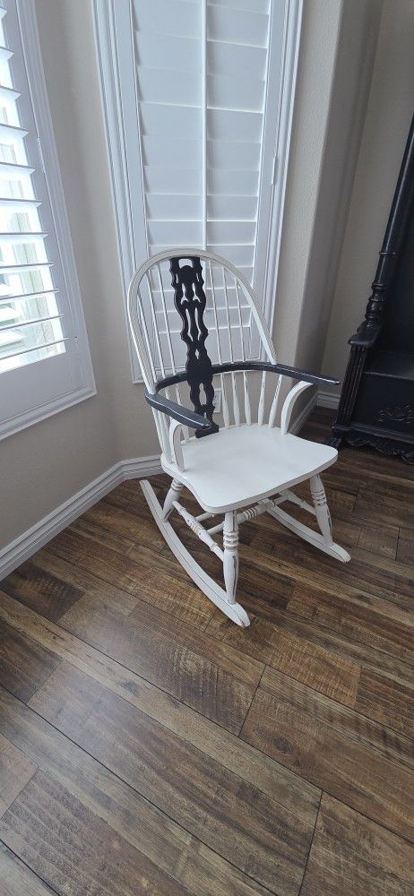 Rocking Chair (small)