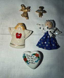 LOT OF VARIOUS HOLIDAY ANGEL PINS OR LAPEL PINS SOME VINTAGE