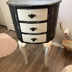 Vintage Oval Accent Table 